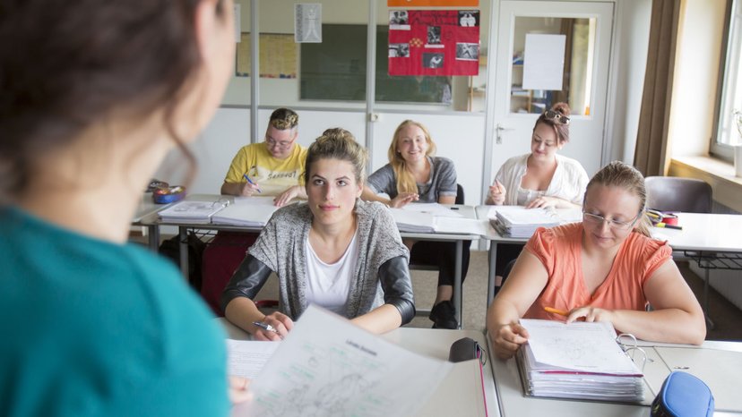 Mit dem kooperativen Berufsvorbereitungsjahr BVJk zum Ausbildungsplatz Schüler im Berufsschulunterricht als Teil des Kooperativen Berufsvorbereitungsjahres BVJk