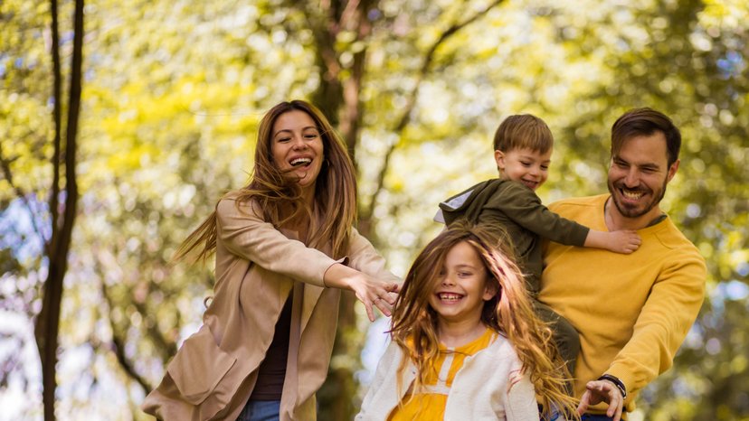 Vortragsreihe für die Familie Fröhliche Familie besucht Vortragsreihe rund um die Familie