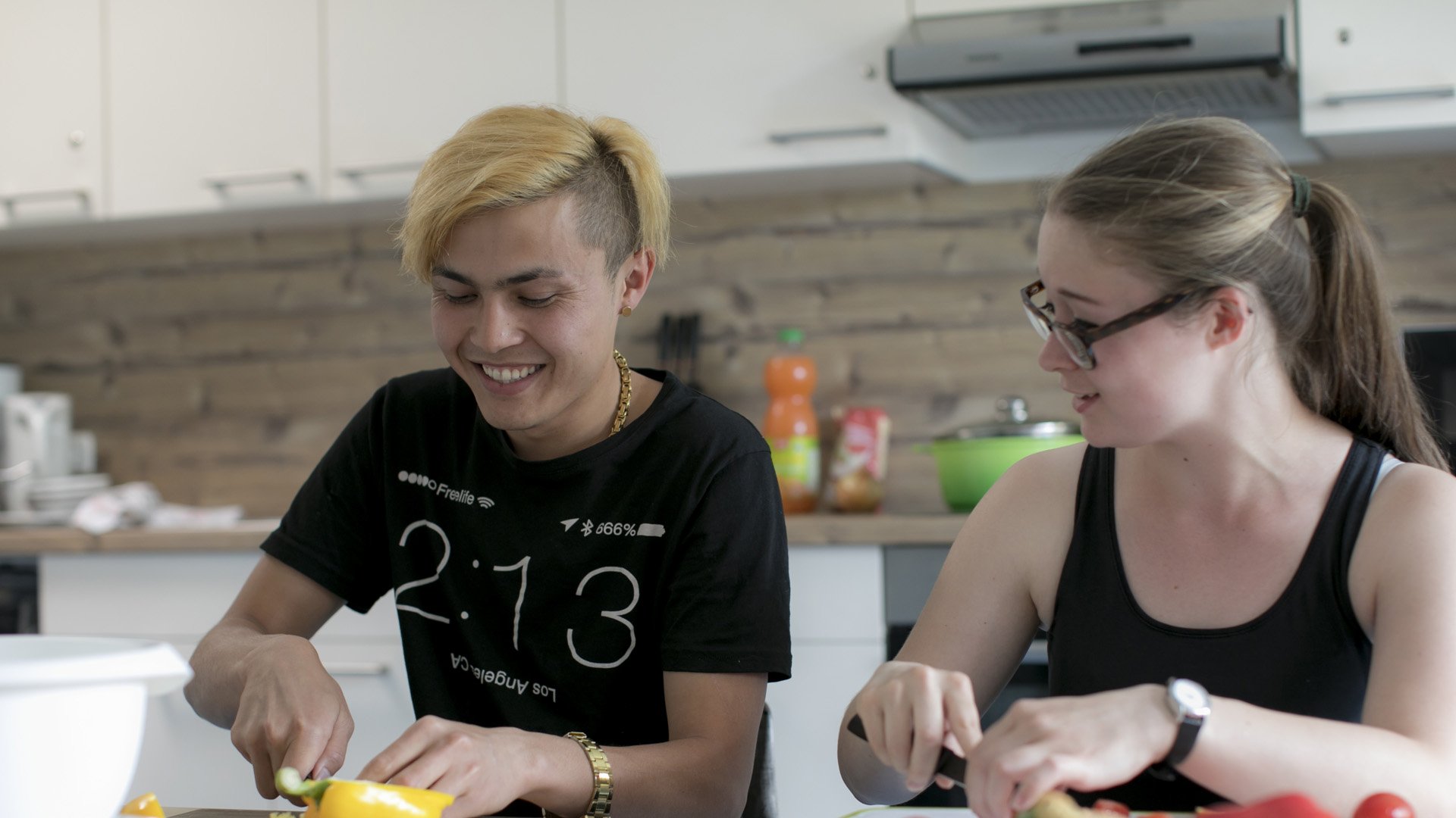 Jugendliche leben im Betreuten Wohnen Plus in einer Wohngemeinschaft