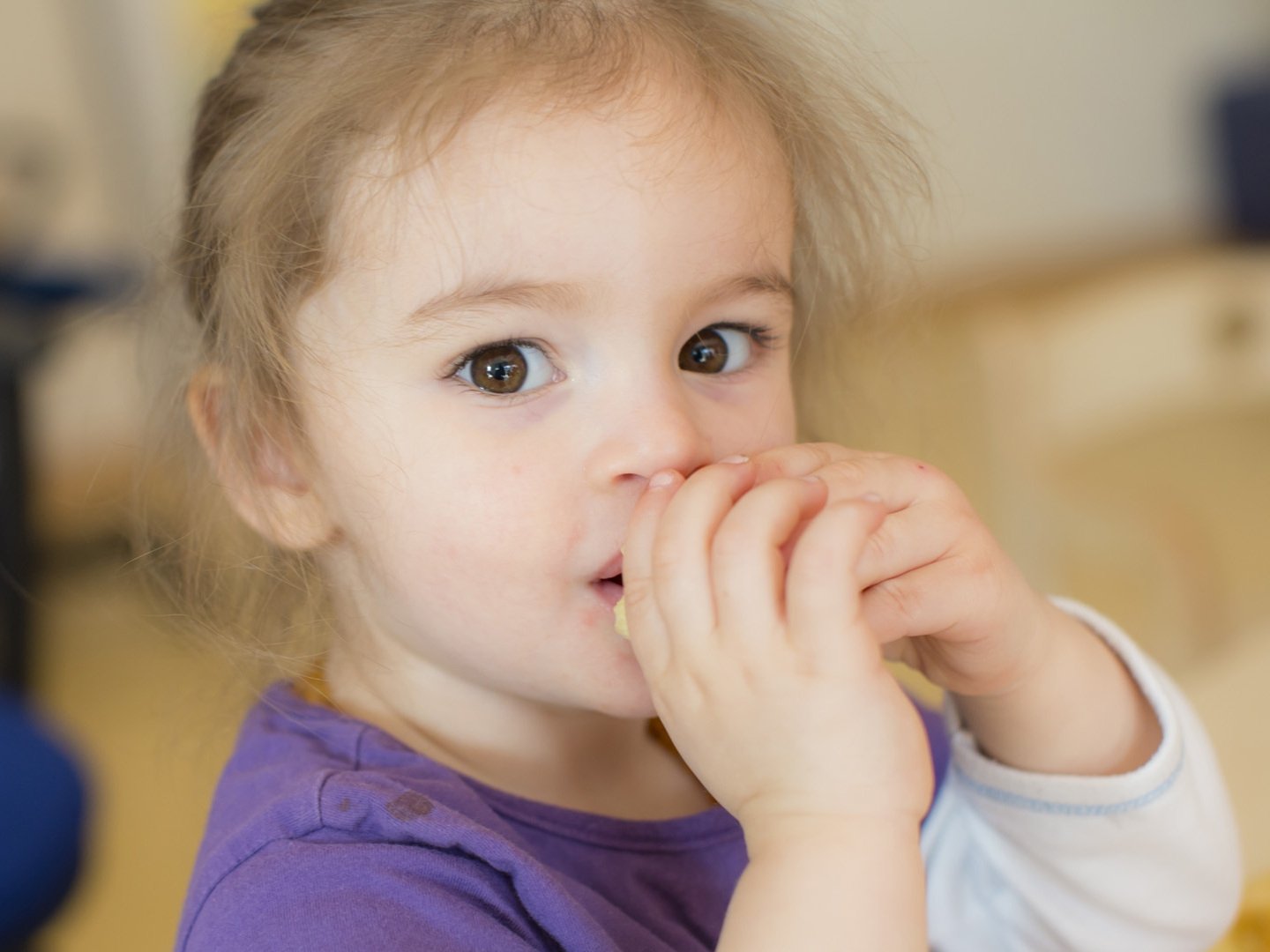 Betreuungsplatz in Kinderkrippe Mädchen der Marte-Meo-Kinderkrippe